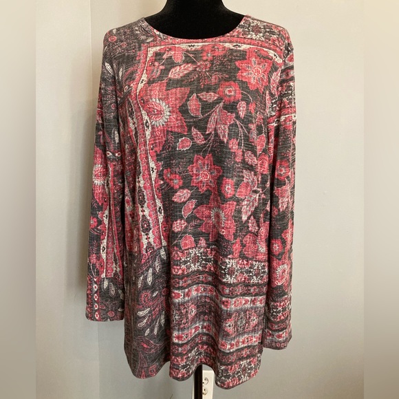 Gently Worn NORTHERN REFLECTIONS Black & Red Floral Tunic, size M - Picture 1 of 3